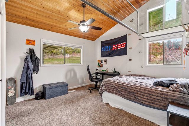 16740 E Foothills Rd, Spokane, WA 99217