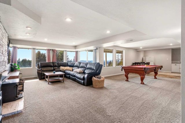 16740 E Foothills Rd, Spokane, WA 99217