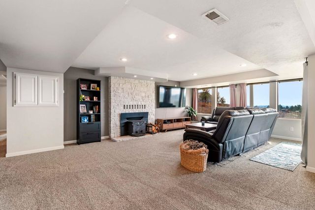 16740 E Foothills Rd, Spokane, WA 99217