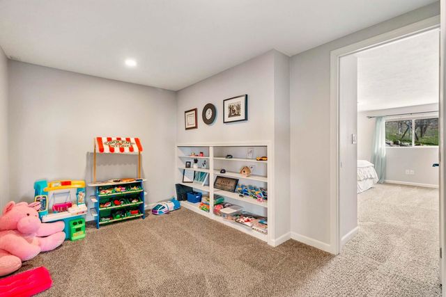 16740 E Foothills Rd, Spokane, WA 99217