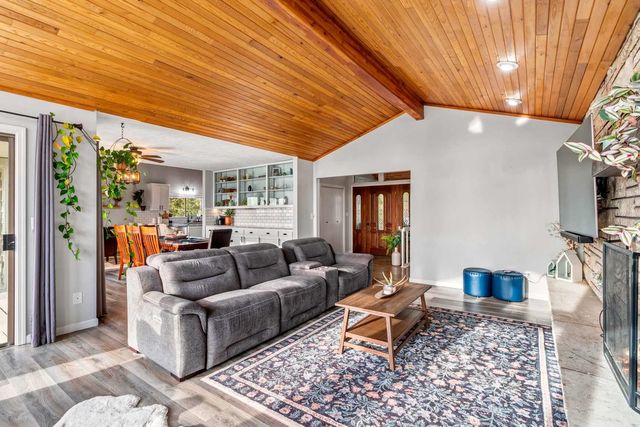 16740 E Foothills Rd, Spokane, WA 99217