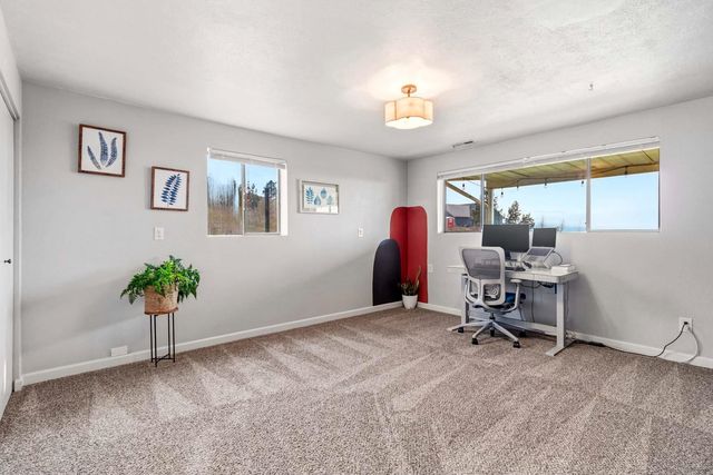 16740 E Foothills Rd, Spokane, WA 99217
