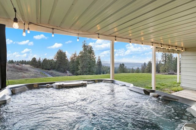 16740 E Foothills Rd, Spokane, WA 99217