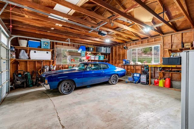16740 E Foothills Rd, Spokane, WA 99217