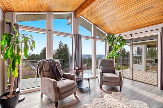 16740 E Foothills Rd, Spokane, WA 99217