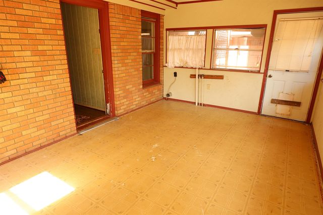 311 S CHESTNUT HALL, Hallsville, TX 75650