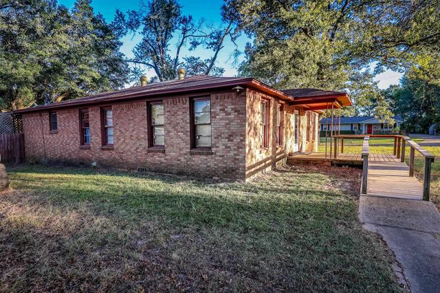 311 S CHESTNUT HALL, Hallsville, TX 75650