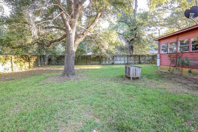 311 S CHESTNUT HALL, Hallsville, TX 75650