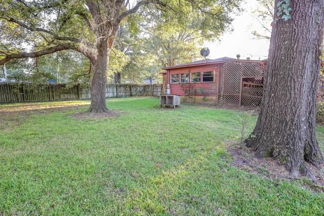 311 S CHESTNUT HALL, Hallsville, TX 75650
