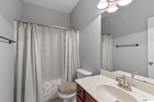 11910 N 161st Avenue, Bennington, NE 68007