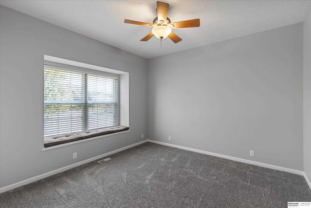 11910 N 161st Avenue, Bennington, NE 68007