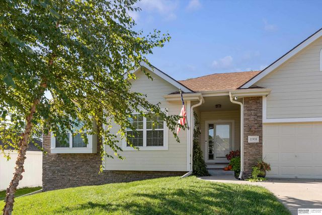 11910 N 161st Avenue, Bennington, NE 68007