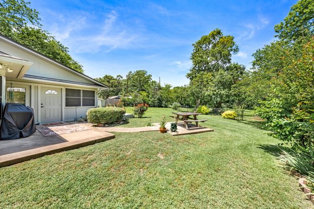 2826 Birchwood Lane, Commerce, TX 75428