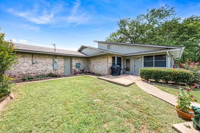 2826 Birchwood Lane, Commerce, TX 75428