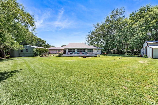 2826 Birchwood Lane, Commerce, TX 75428