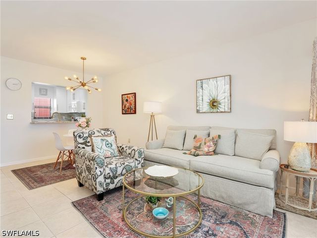 801 River Point DR 203, Naples, FL 34102