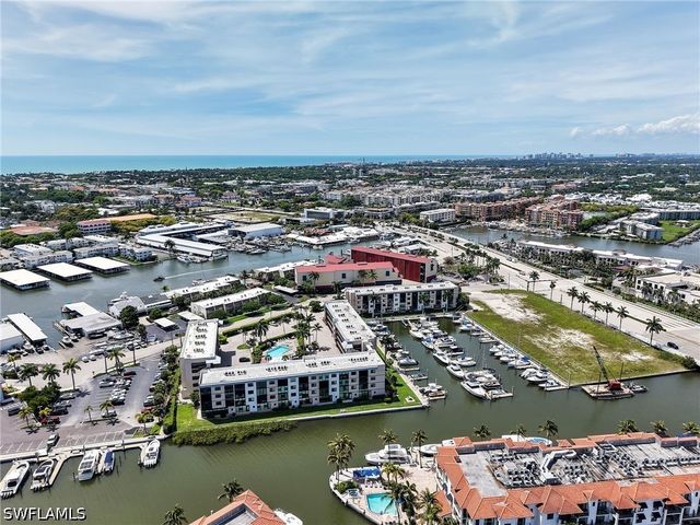801 River Point DR 203, Naples, FL 34102