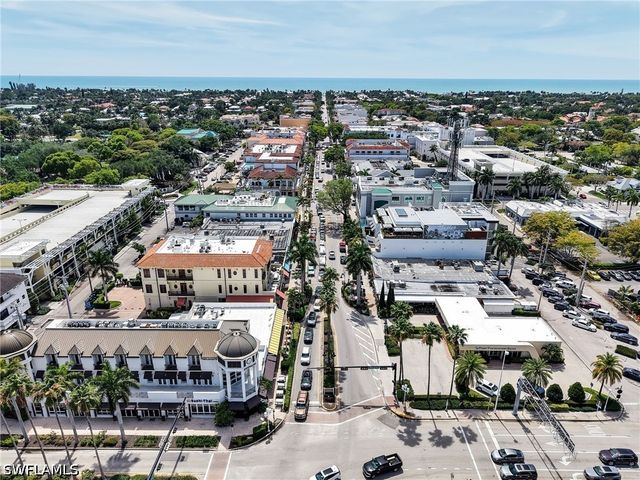 801 River Point DR 203, Naples, FL 34102