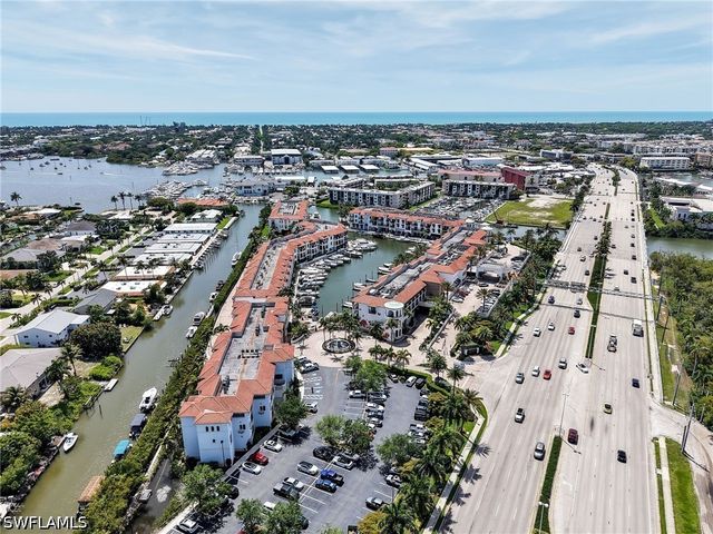 801 River Point DR 203, Naples, FL 34102