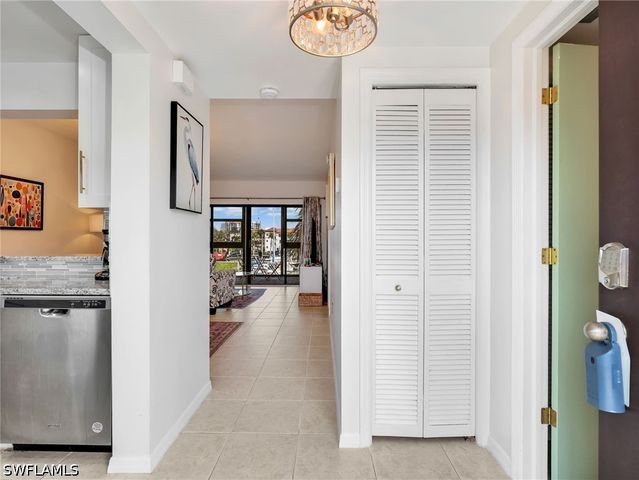 801 River Point DR 203, Naples, FL 34102