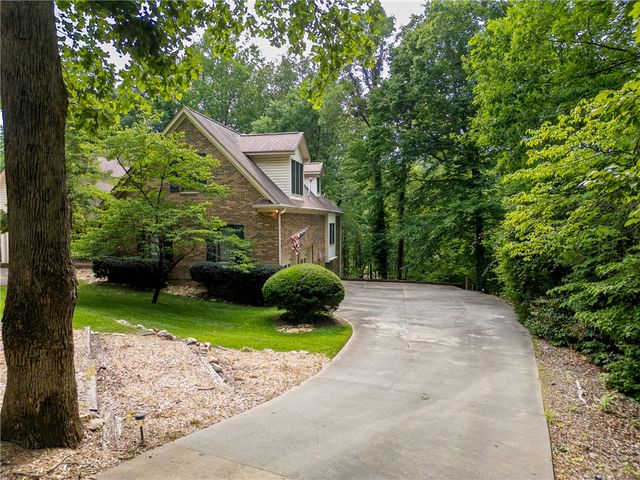 480 Pin Du Lac Drive, Central, SC 29630