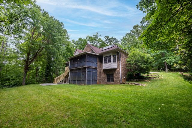 480 Pin Du Lac Drive, Central, SC 29630