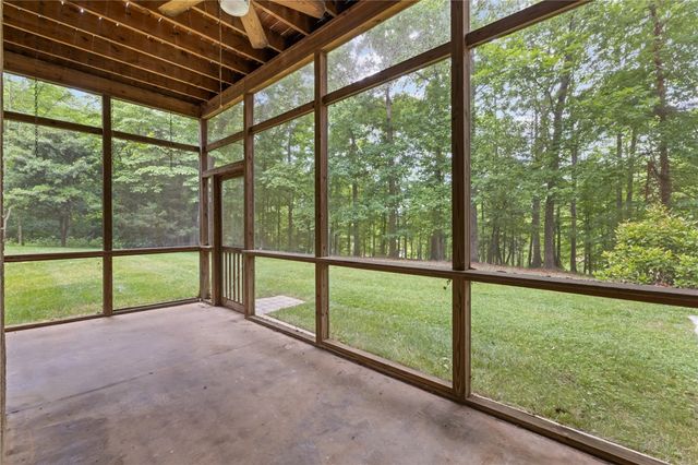 480 Pin Du Lac Drive, Central, SC 29630