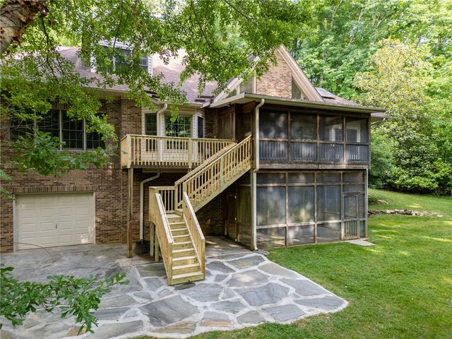 480 Pin Du Lac Drive, Central, SC 29630
