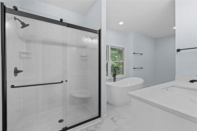 480 Pin Du Lac Drive, Central, SC 29630