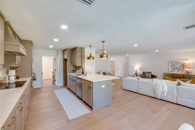 7017 Serrano Drive, Fort Worth, TX 76126