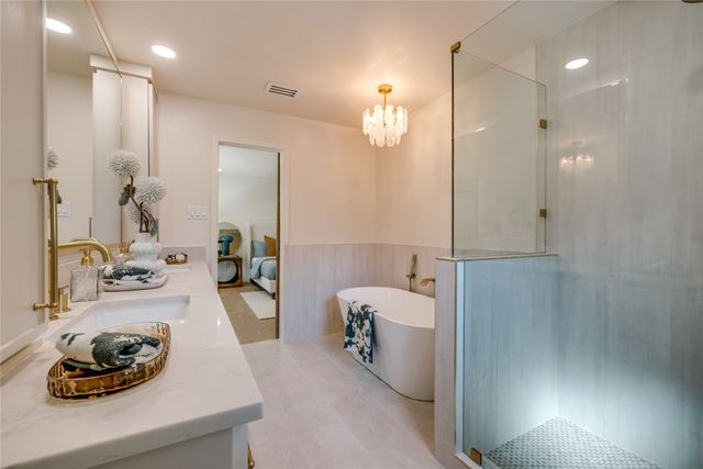 7017 Serrano Drive, Fort Worth, TX 76126