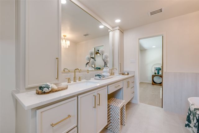 7017 Serrano Drive, Fort Worth, TX 76126