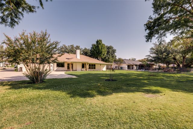 7017 Serrano Drive, Fort Worth, TX 76126