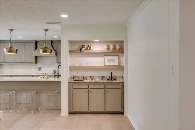 7017 Serrano Drive, Fort Worth, TX 76126