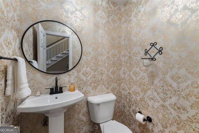 5201 Glenridge Drive, Sandy Springs, GA 30342