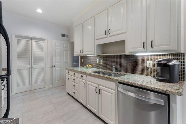 5201 Glenridge Drive, Sandy Springs, GA 30342
