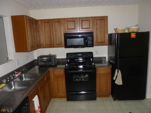 1962 Grove Way, Hampton, GA 30228