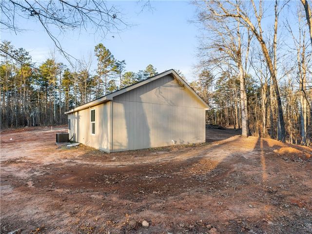 565 whippoorwill Lane, West Union, SC 29696