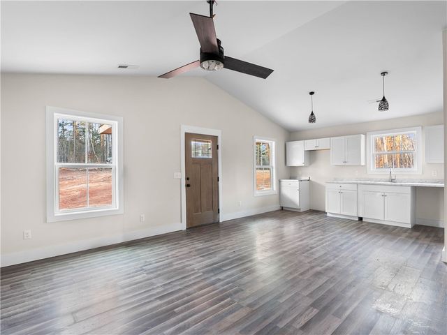 565 whippoorwill Lane, West Union, SC 29696