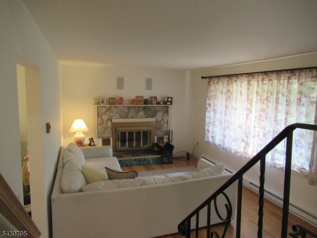 192 Bryans Rd, Washington Twp., NJ 08827