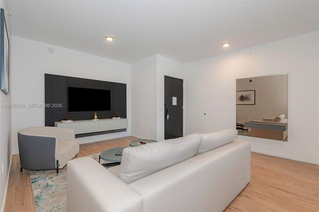398 NE 5th Street 4001, Miami, FL 33132