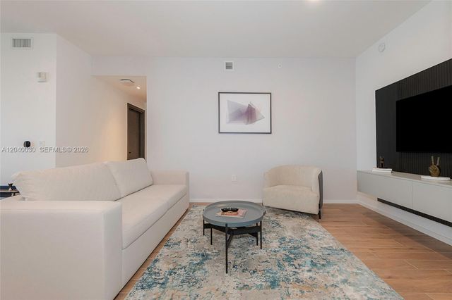 398 NE 5th Street 4001, Miami, FL 33132