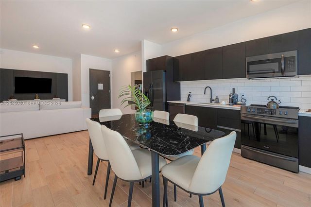 398 NE 5th Street 4001, Miami, FL 33132