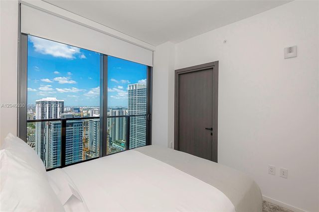 398 NE 5th Street 4001, Miami, FL 33132