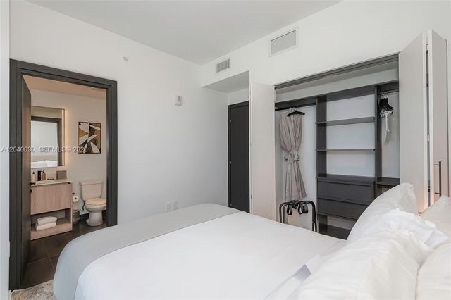 398 NE 5th Street 4001, Miami, FL 33132