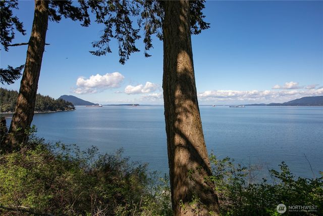 9367 Marshall Road, Bow, WA 98232