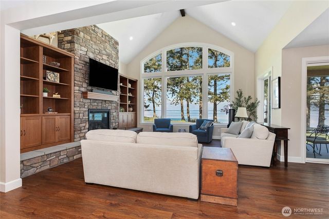 9367 Marshall Road, Bow, WA 98232