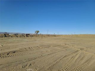 15972 EL ESTEBAN RD, Phelan, CA 92371