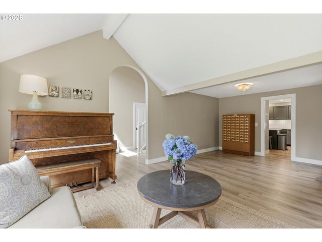 1386 Se CONDOR Pl, Gresham, OR 97080