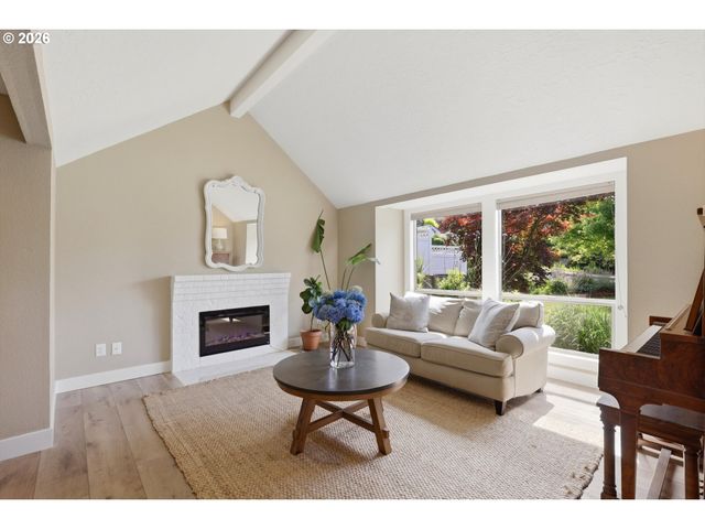 1386 Se CONDOR Pl, Gresham, OR 97080